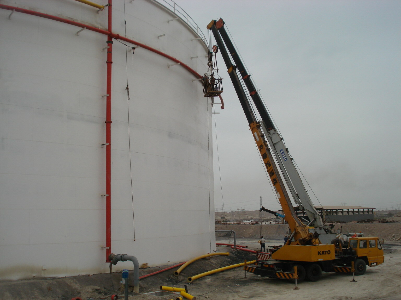 Construction, installation and commissioning of 11 tanks for Bandar Abbas Refinery products
