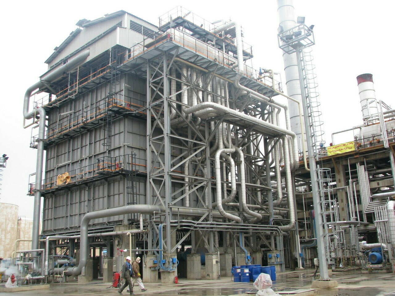 Optimizing the process and improving the quality of products in Tehran refinery
